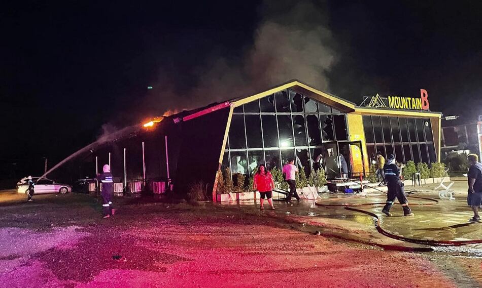 Al menos 13 muertos y 41 heridos en un incendio en una discoteca en Tailandia