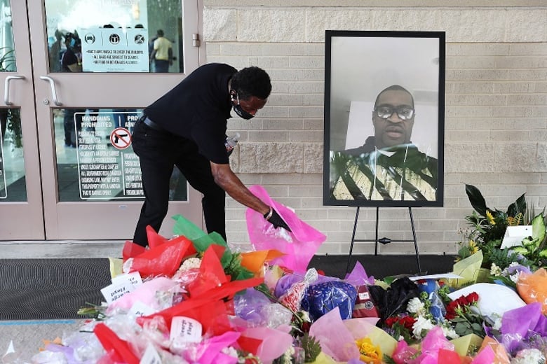 Dolor y reflexión durante la despedida a George Floyd en Houston