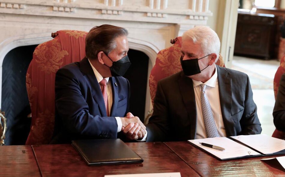 Cortizo se reúne con empresarios hispanos de Texas y participa de firma de memorando con Energy Transfer