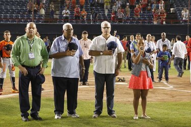 Ulloa y Webster piden apoyo para el deporte