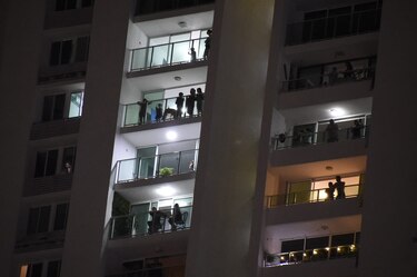 En multitudinaria marcha ciudadanos piden la derogación del contrato minero