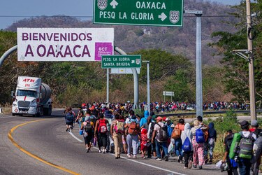 Miles de migrantes se reagrupan para avanzar en caravana por el sur de México