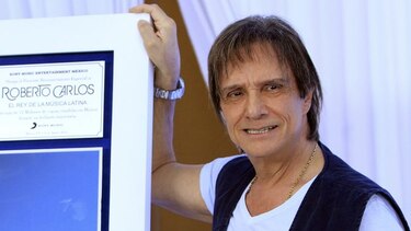 Alejandro Sanz, Carlos Vives y Romeo Santos rendirán tributo a Roberto Carlos