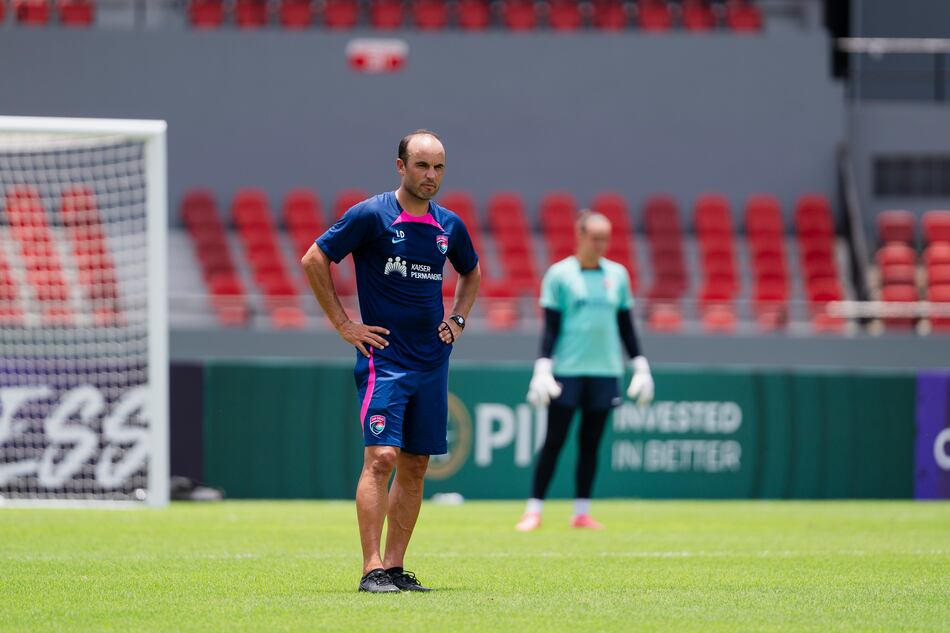 Landon Donovan y Jaime Penedo, un encuentro emotivo en Panamá