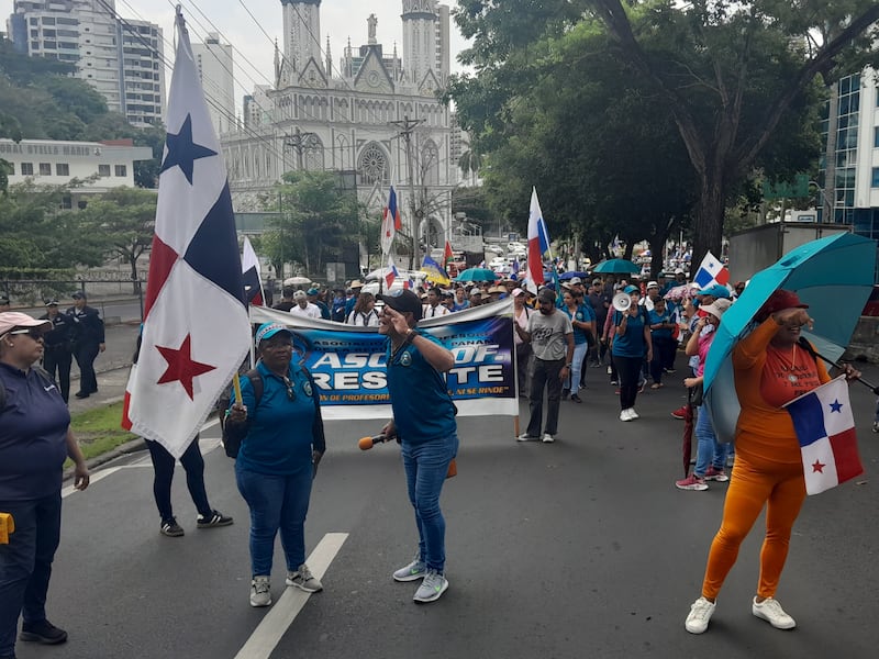 Precedente judicial: Tribunal revoca suspensión salarial y de cargo a docente 