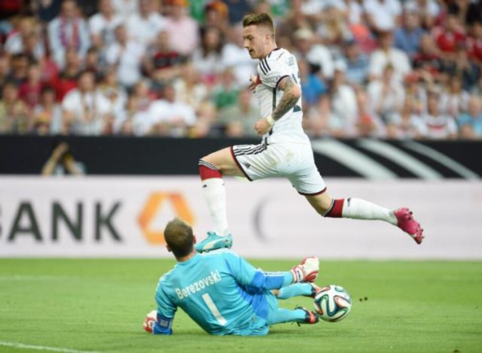 Alemania golea 6-1 a Armenia, pero Reus se lesiona