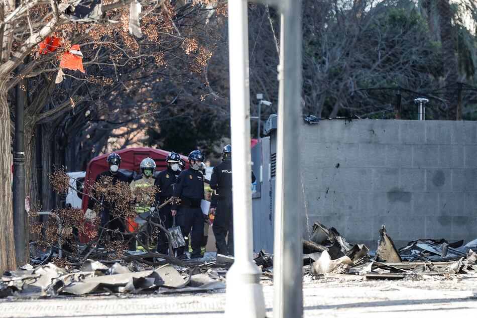 El número de muertos en el incendio de un edificio de viviendas en España se eleva a diez