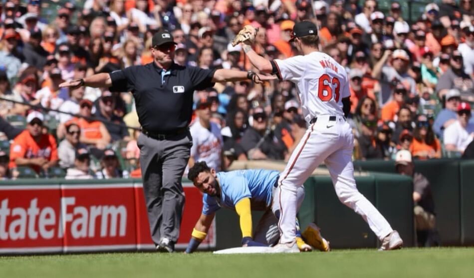 Chema Caballero se roba dos bases en el triunfo de los Rays en Baltimore