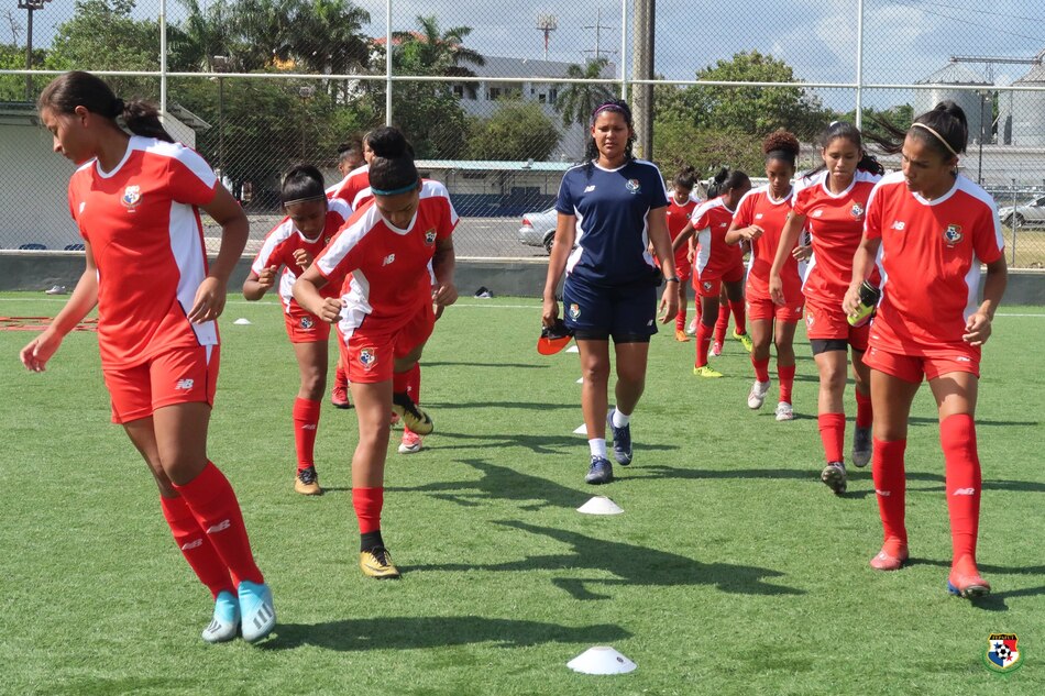 La selección femenina de Panamá finaliza su preparación para el Preolímpico de la Concacaf
