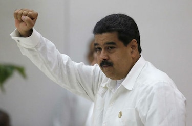Venezolanos podrán cruzar frontera con Colombia por 12 horas para abastecerse