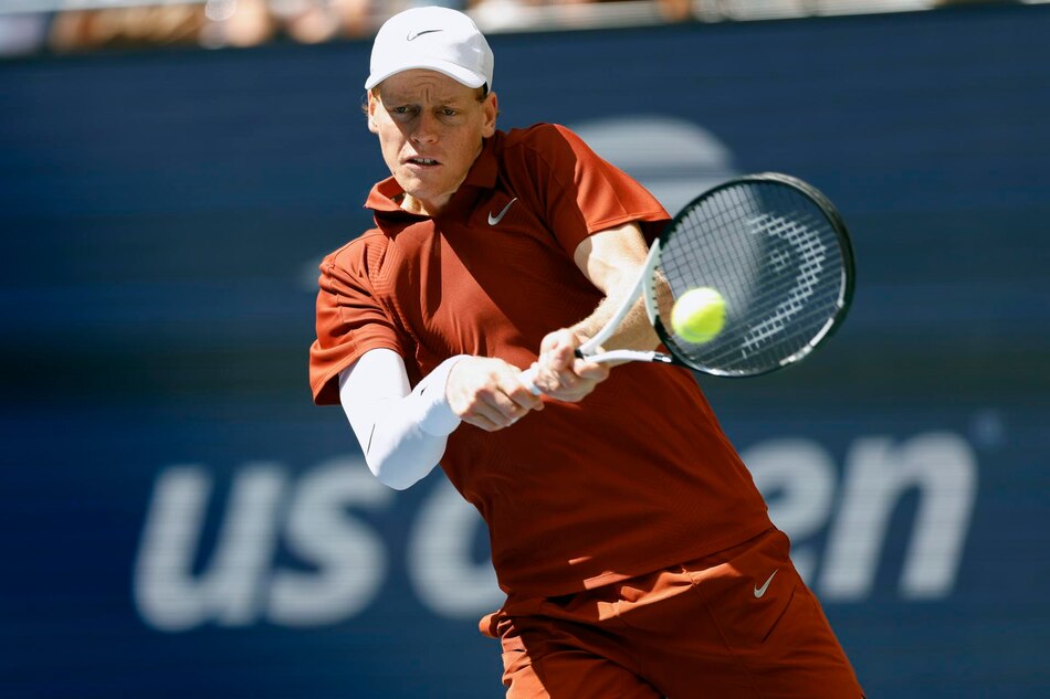 Jannik Sinner arrasa en su debut en el US Open y avanza a segunda ronda