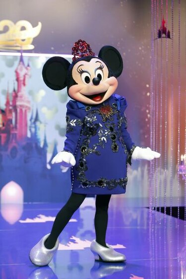 Minnie crece y cambia de vestido