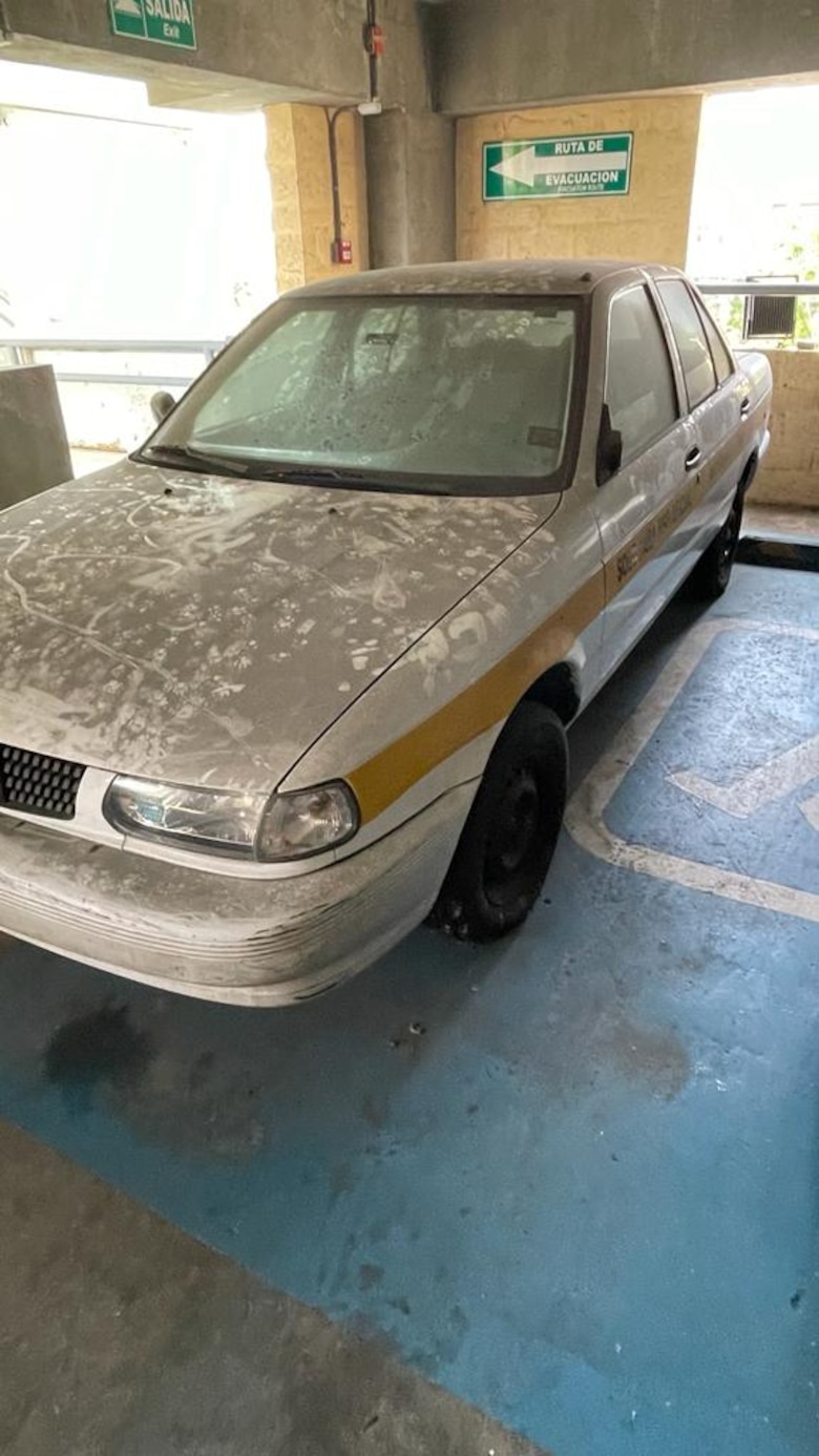 Residentes del Casco Antiguo protestan por la apropiación de estacionamientos