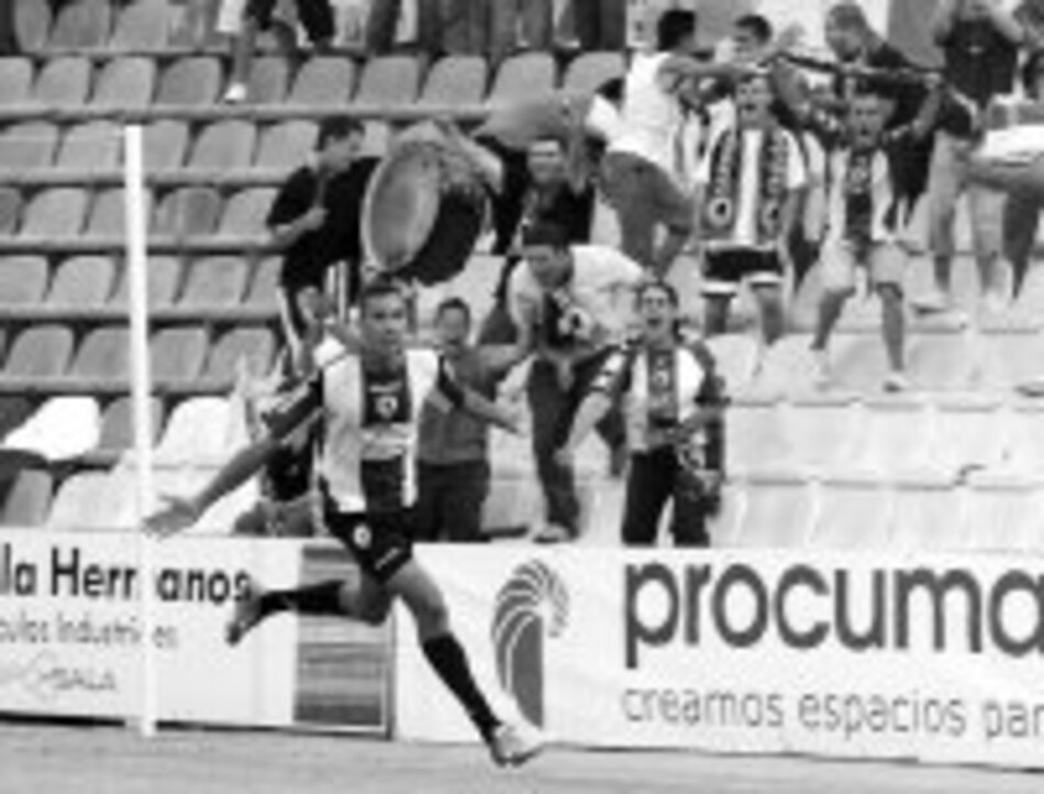 Blas Pérez sigue siendo noticia afuera