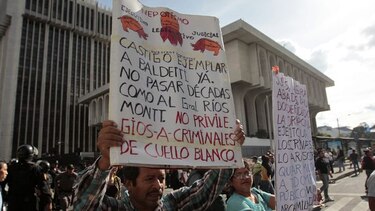 Campesinos bloquean carreteras en protesta