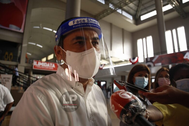 El aumento del porcentaje de positividad es una ‘luz amarilla’ para el país: Ministro Sucre