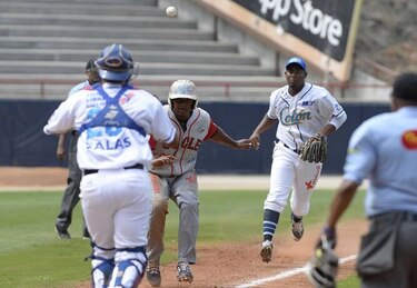 Cuatro equipos clasificados a la segunda ronda del béisbol mayor