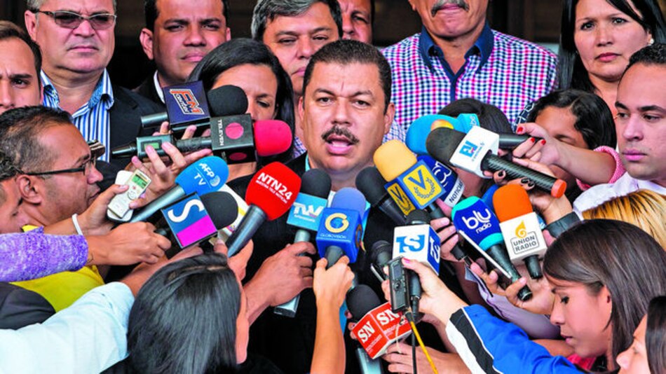 CNE bloquea a partidos de la MUD