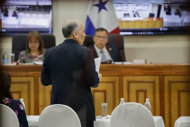 Rigoberto González seguirá investigando a Kenia Porcell; el magistrado de garantías rechaza una solicitud para apartarlo del caso