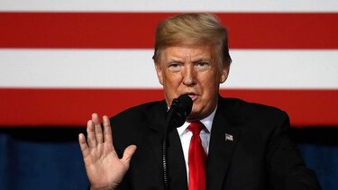 Trump llama a la Fed a no elevar las tasas