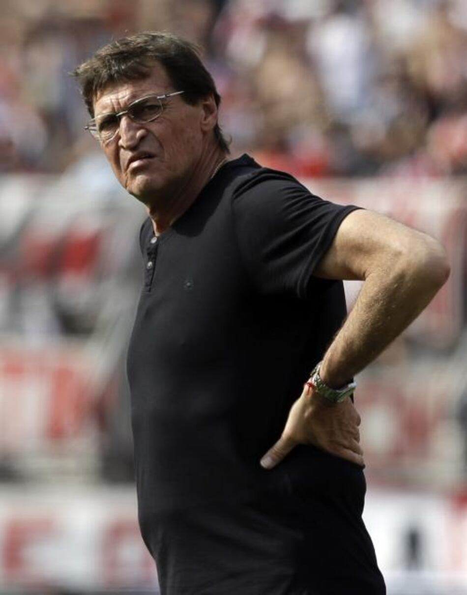 Boca Juniors pone fin a contrato de Julio César Falcioni como entrenador