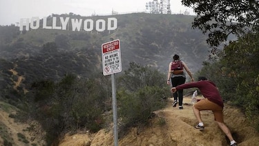 Icónico cartel de Hollywood genera congestionamientos y malestar