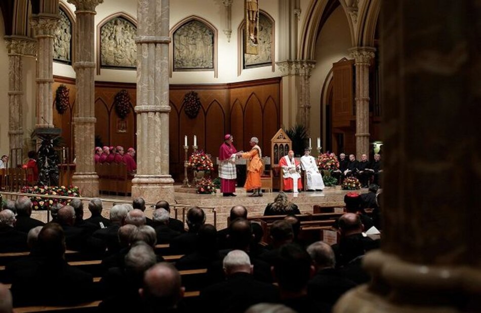 Casi 700 curas de Illinois acusados de abusos sexuales a menores