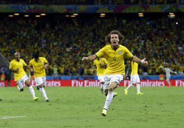 Brasil avanza a semifinales al derrotar a Colombia por 2-1