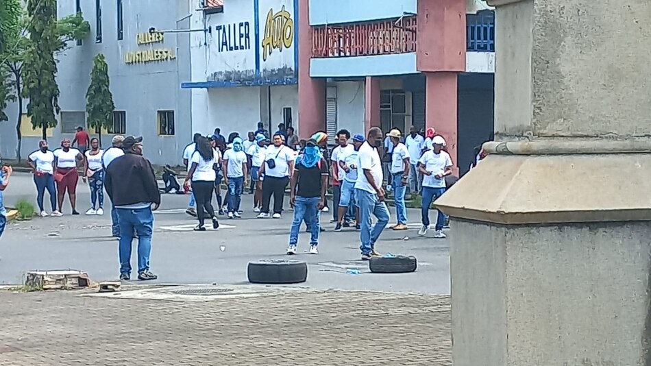 Colón: policía herido es trasladado a la capital y liberan a 12 manifestantes detenidos en el segundo día de huelga