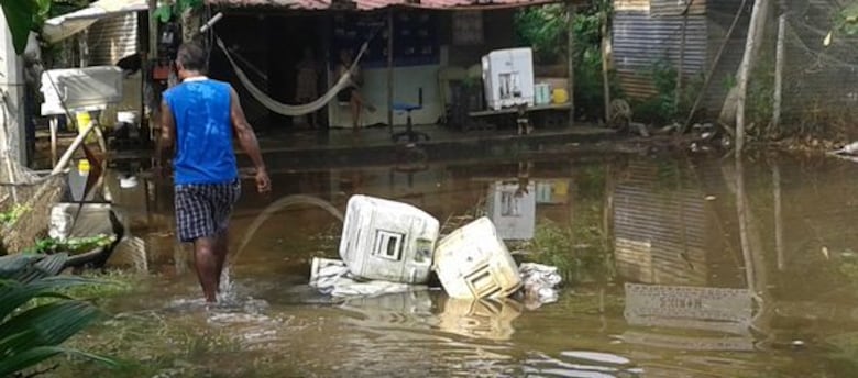 Familias afectadas por aguaje en Puerto Caimito esperan ser reubicadas