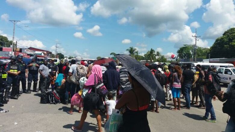 Africanos son devueltos a zona fronteriza entre Panamá y Costa Rica