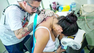 La muerte, la heroína de los tatuajes