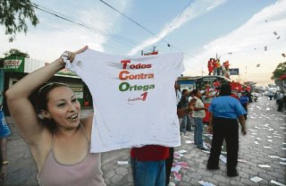 Obispo Hombach critica a políticos