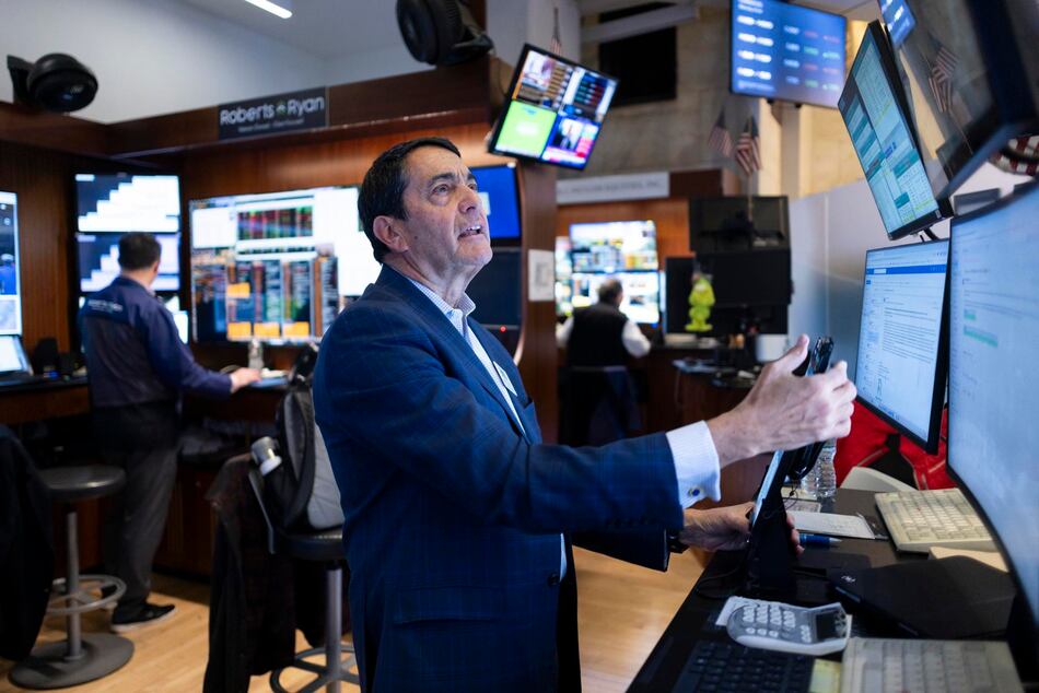 Wall Street cierra con subidas del 2 % por esperanzas de una desescalada con China