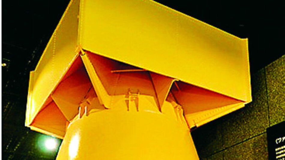 Exponen réplica de la bomba atómica