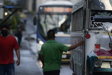 Los buses que no mueren: retrato del transporte en Panamá