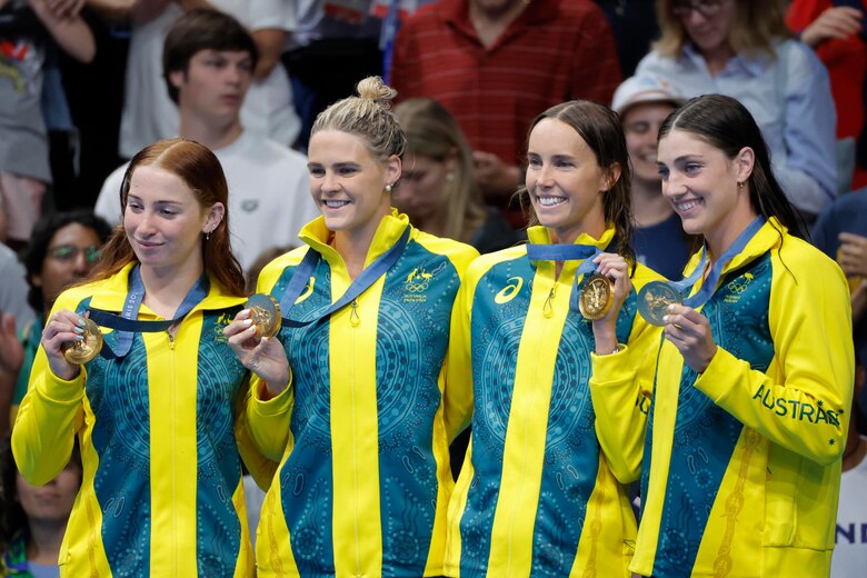McKeon iguala a las estadounidenses Thompson y Torres como la nadadora con más medallas