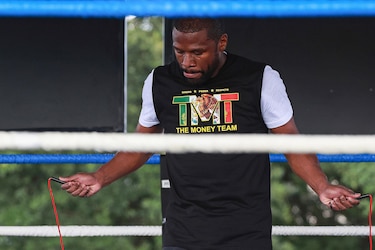 Floyd Mayweather anuncia su regreso