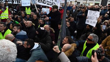 Uber y Cabify se van de Barcelona tras cambio en normativa