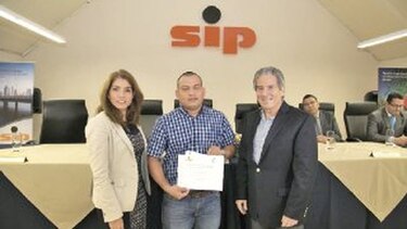 Colaborador de Nestlé recibe reconocimiento