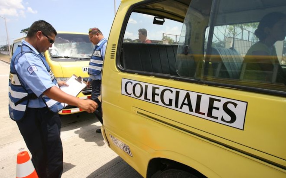 Buses colegiales podrán prestar el servicio de venta de verduras, acarreo y transporte privado