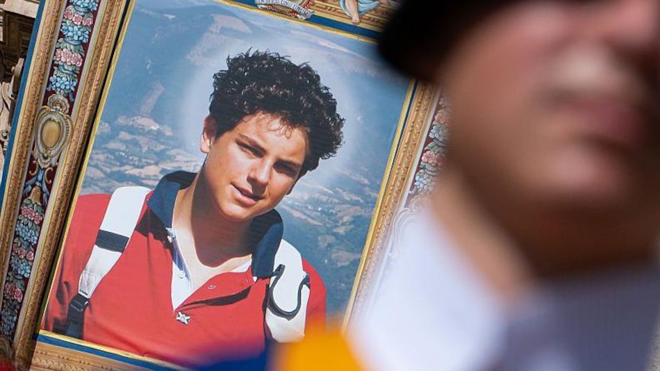 Quién fue Carlo Acutis, el ‘influencer de Dios’ al que el Vaticano declaró santo tras atribuirle el milagro de curar a una joven costarricense