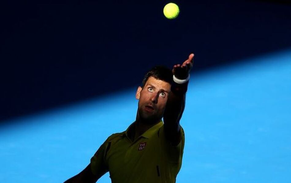 Djokovic salva una trampa y Suárez exhibe su clase para alcanzar los cuartos