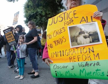 ‘Los sacaremos por miles’, dice Donald Trump de los inmigrantes