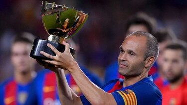 Barcelona sonríe con el regreso de Iniesta