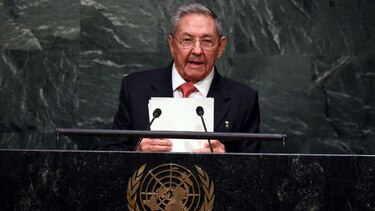 Raúl Castro se reunirá en París con François Hollande el 1 de febrero