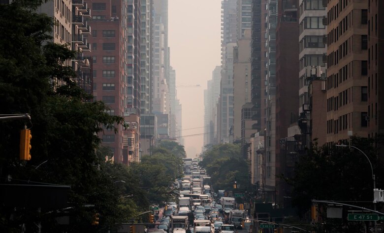 El humo de los incendios forestales mantiene la calidad del aire bajo mínimos en Canadá