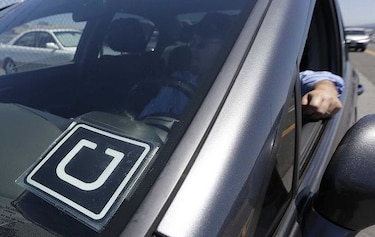 Uber mantiene a conductores como contratistas en 2 estados