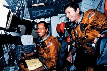 Muere el astronauta John Young, pionero de las salidas al espacio