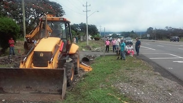 Limpian vías y evalúan residencias tras inundaciones en Boquete